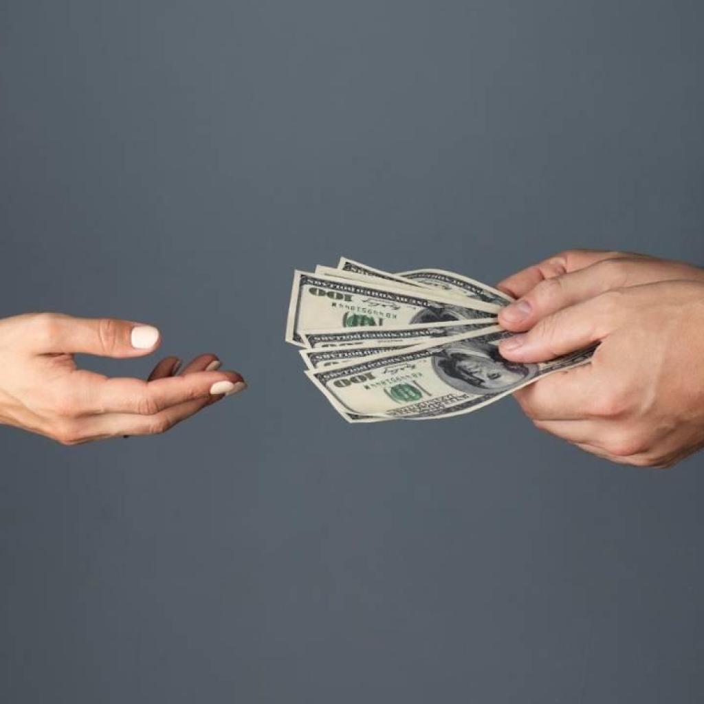 Facing Salary Delays in UAE? Here’s How to Report Unpaid Wages Anonymously and Get Action