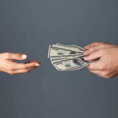 Facing Salary Delays in UAE? Here’s How to Report Unpaid Wages Anonymously and Get Action