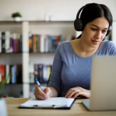 Sharjah Offers Free Certificates Through Online Smart Knowledge Courses