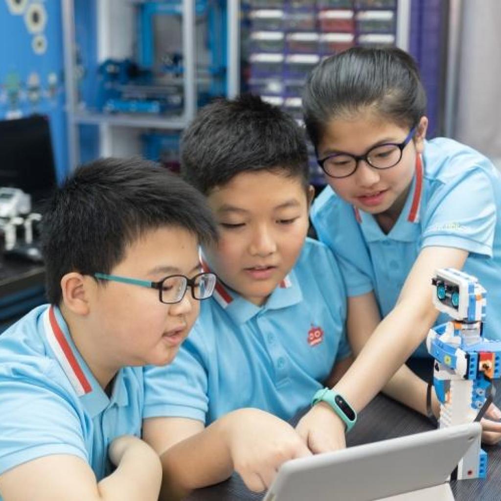 Digital Learning in the UAE: Will AI and Micro-Credentials Replace 12 Years of Traditional Schooling?