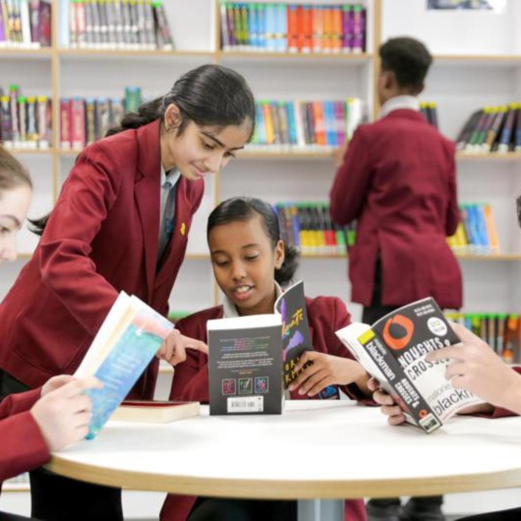 UAE Announces Streamlined Process for Students Switching from British to American Curriculum